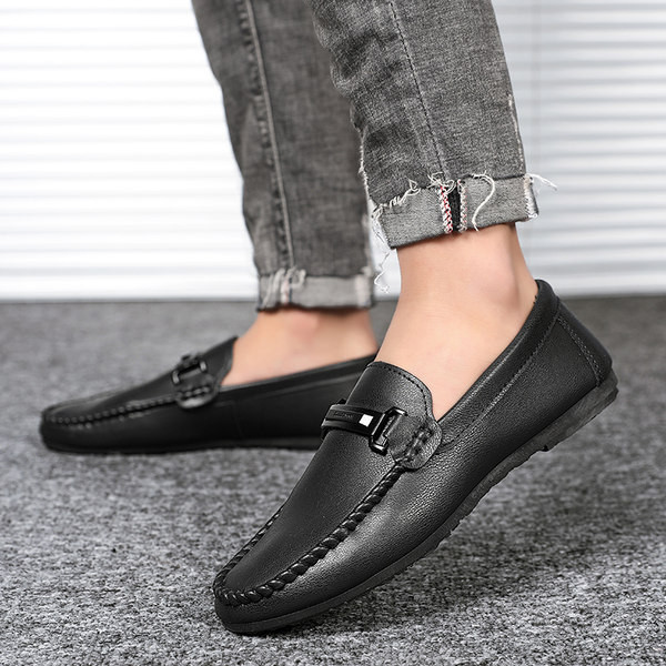 Νέο μοντέλο κλασικά μοκασίνια από οικολογικό δέρμα με μεταλλικό στοιχείο