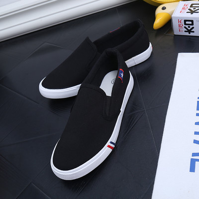 Καλοκαιρινά αναπνεύσιμα μοκασίνια κατασκευασμένα από ύφασμα με επίπεδη σόλα