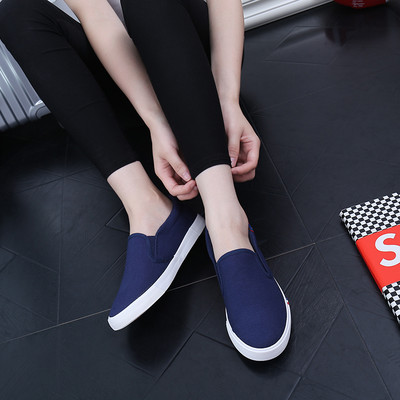 Καλοκαιρινά αναπνεύσιμα μοκασίνια κατασκευασμένα από ύφασμα με επίπεδη σόλα