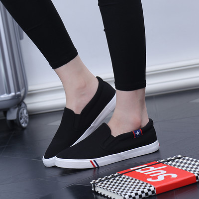 Καλοκαιρινά αναπνεύσιμα μοκασίνια κατασκευασμένα από ύφασμα με επίπεδη σόλα