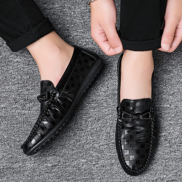 Ανδρικά casual μοκασίνια με μεταλλικό στοιχείο - δύο μοντέλα