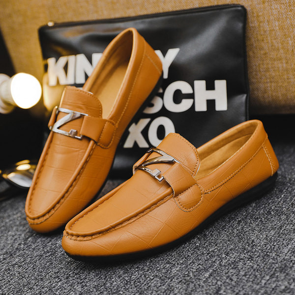 Ανδρικά έκο δερμάτινα μοκασίνια με μεταλλική διακόσμηση