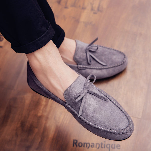 Νέο μοντέλο μοκασίνων από οικολογικό σουέτ με κορδέλα