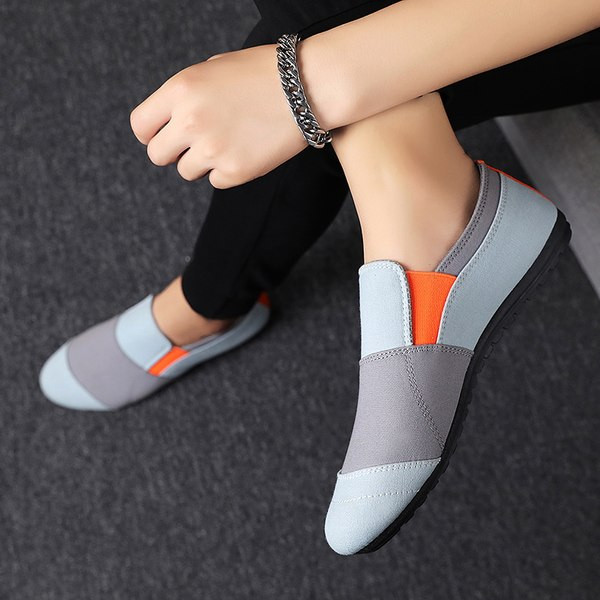 Ανδρικές αναπνέουσες κλωστοϋφαντουργικές μοκασίνια σε δύο χρώματα