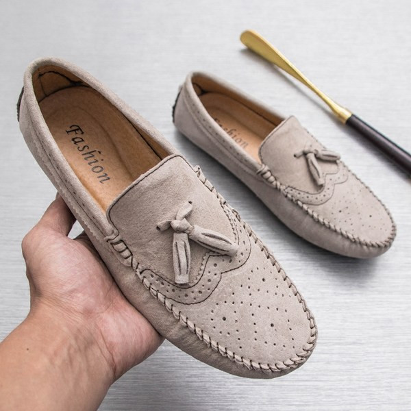 Νέο μοντέλο ανδρικά μοκασίνια σουέτ με φούντες