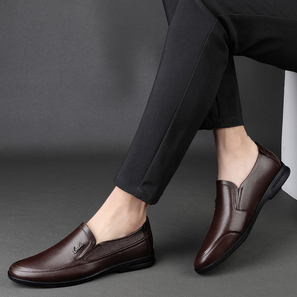 Vīriešu moderni mokasīni no eko ādas - vienkrāsains modelis