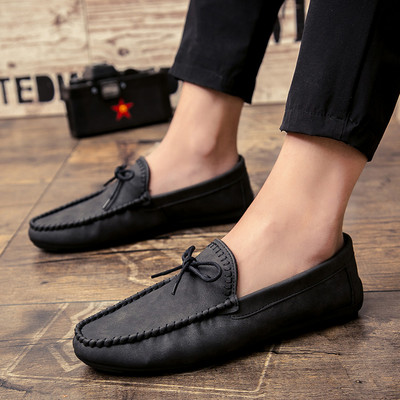 Μοντέρνα μοκασίνια από οικολογικό δέρμα με κορδόνια