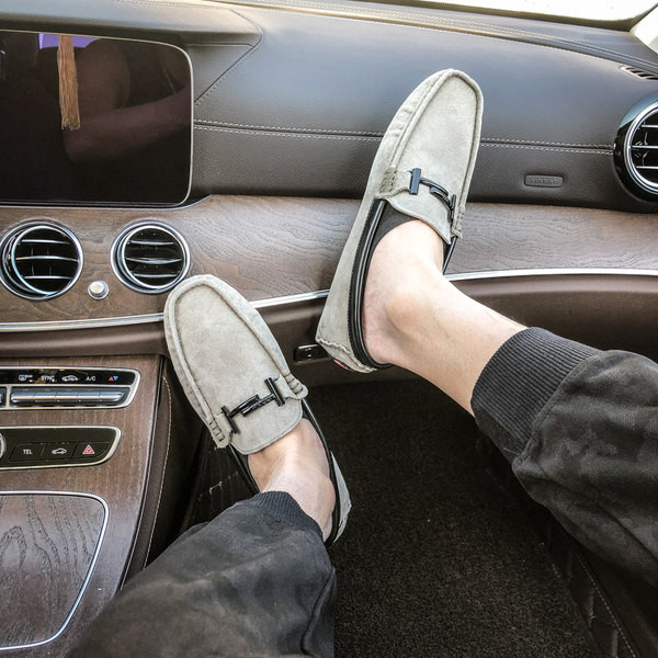 Ανδρικά μοκασίνια από οικολογικό σουέτ με φούντα