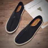 Καθημερινά ανδρικά μοκασίνια σε διάφορα μοντέλα με κέντημα και επιγραφή