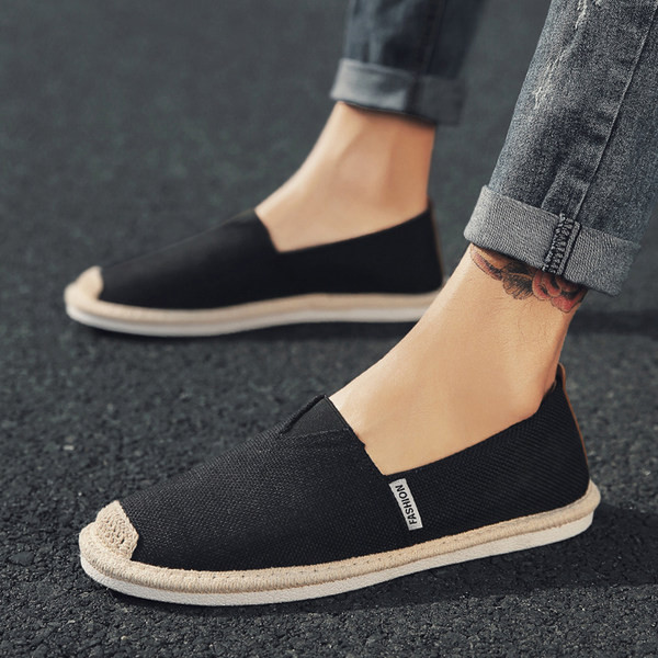 Ανδρικά μοκασίνια μυτερά μοντέλο με επίπεδη σόλα