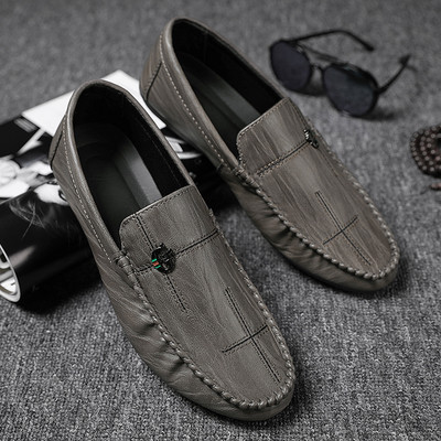 Vīriešu moderni mokasīni no mākslīgās ādas ar plakanu zoli