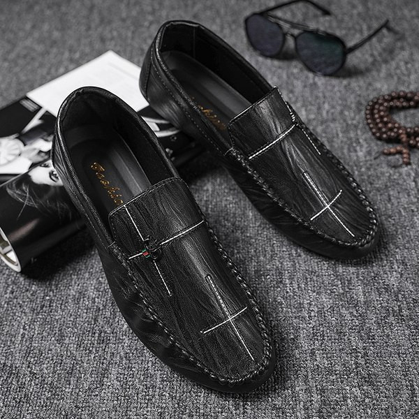 Vīriešu moderni mokasīni no mākslīgās ādas ar plakanu zoli
