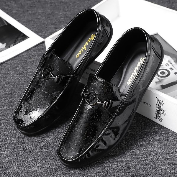 Νέο μοντέλο ανδρικά μοκασίνια από έκο δέρμα με μεταλλικό στοιχείο