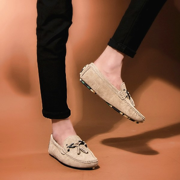 Ανδρικά μοκασίνια με φούντες - δύο μοντέλα