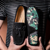 Νέο μοντέλο ανδρικά μοκασίνια με μεταλλικό στοιχείο και φούντα
