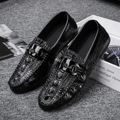 Ανδρικά έκο δερμάτινα μοκασίνια σε κλασικό μοντέλο, διακοσμημένα με μεταλλικό στοιχείο