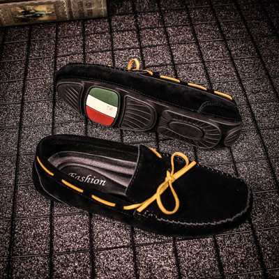 Model nou de mocasini cu sireturi pentru barbati