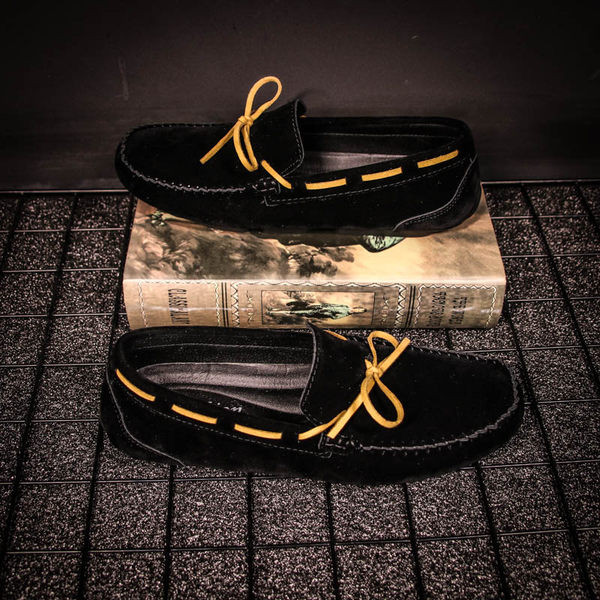 Model nou de mocasini cu sireturi pentru barbati