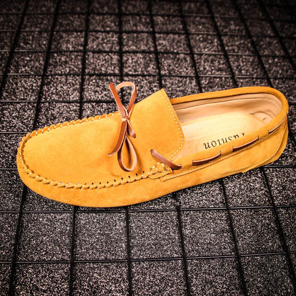 Model nou de mocasini cu sireturi pentru barbati