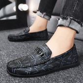 Кожени мъжки мокасини с метална декорация