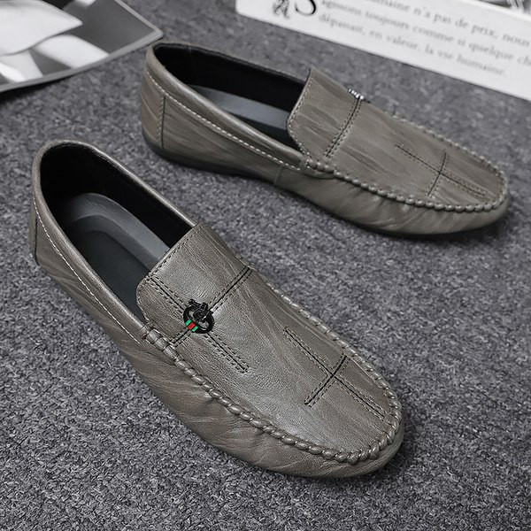 Stilīgi mokasīni no eko ādas ar metāla elementu vīriešiem