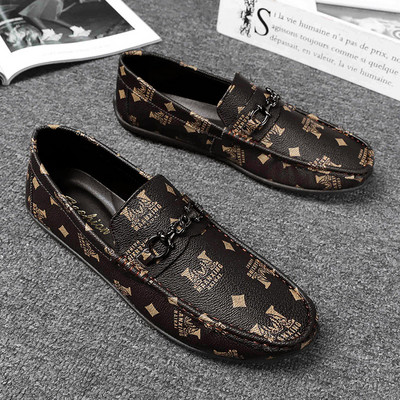 Νέο μοντέλο ανδρικά μοκασίνια με απλικέ και μεταλλικό στοιχείο