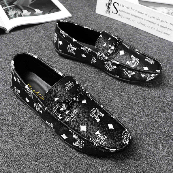 Νέο μοντέλο ανδρικά μοκασίνια με απλικέ και μεταλλικό στοιχείο