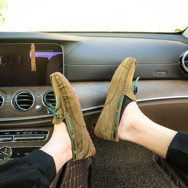 Ανδρικά μοντέρνα μοκασίνια με κορδόνια