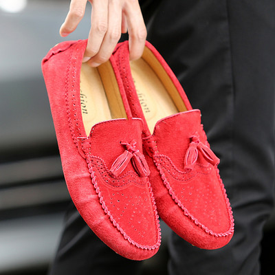 Mūsdienīgi mokasīni no eko zamšādas ar pušķi vīriešiem