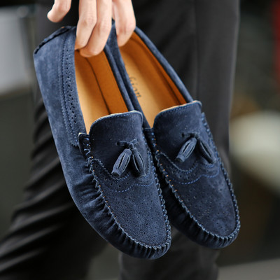 Mūsdienīgi mokasīni no eko zamšādas ar pušķi vīriešiem