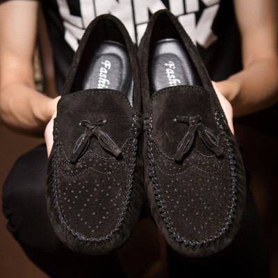 Mūsdienīgi mokasīni no eko zamšādas ar pušķi vīriešiem