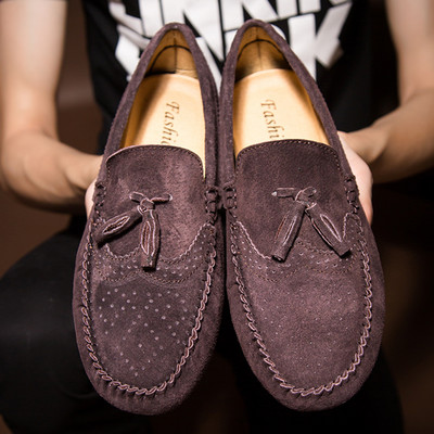 Mūsdienīgi mokasīni no eko zamšādas ar pušķi vīriešiem