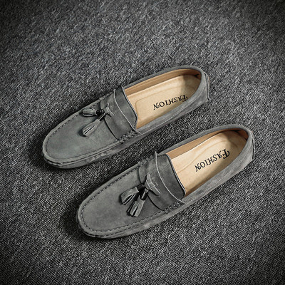 Mūsdienīgi mokasīni no eko zamšādas ar pušķi vīriešiem