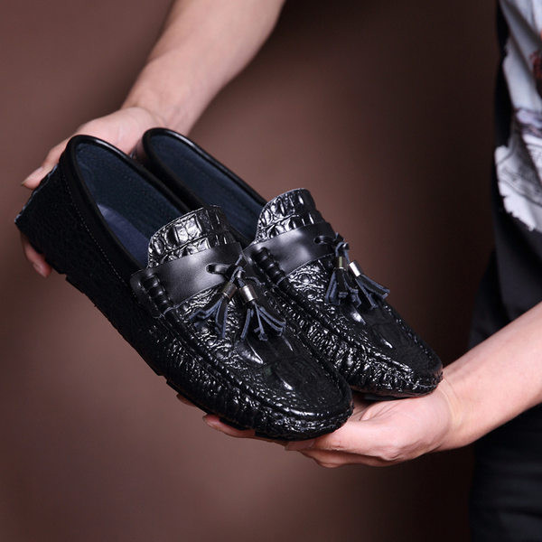 Έκο δερμάτινα μοκασίνια με φούντες