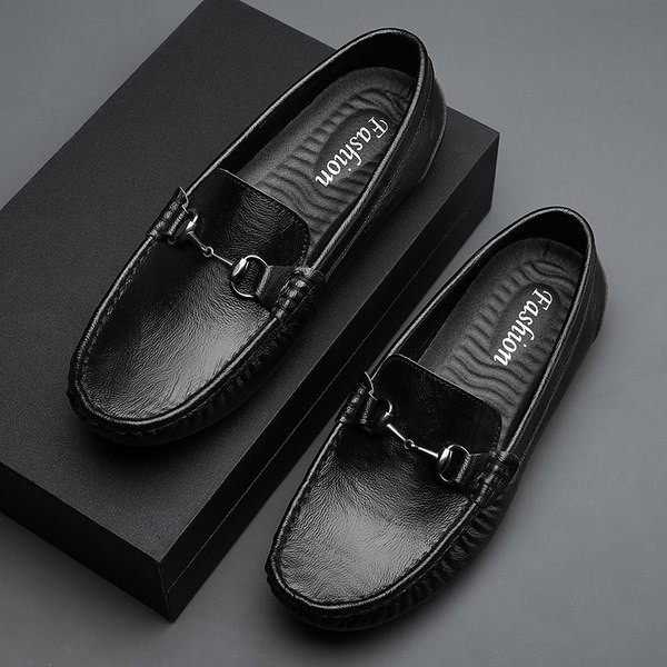 Ανδρικά έκο δερμάτινα μοκασίνια με μεταλλική διακόσμηση