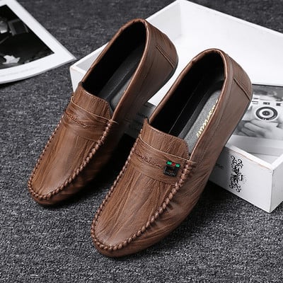 Νέο μοντέλο ανδρικά μοκασίνια από οικολογικό δέρμα με απλικέ