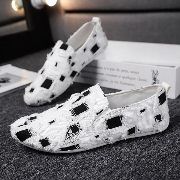 Ανδρικά στρογγυλά μοκασίνια με σκισμένα μοτίβα