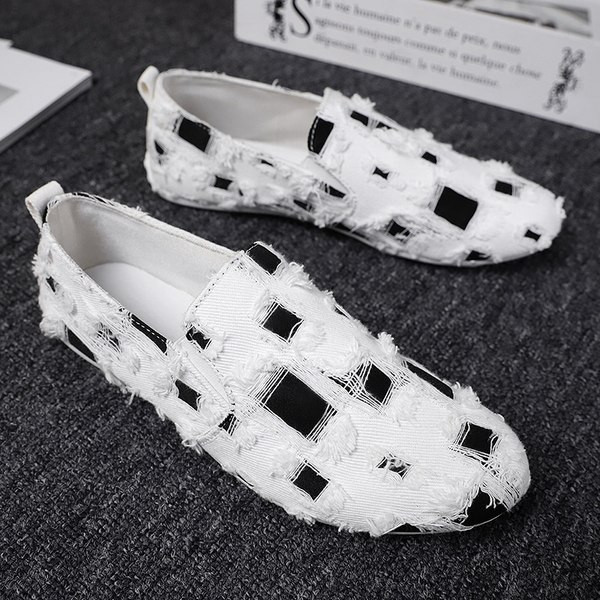 Ανδρικά στρογγυλά μοκασίνια με σκισμένα μοτίβα