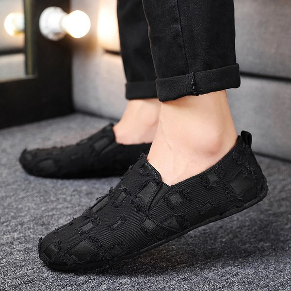 Ανδρικά στρογγυλά μοκασίνια με σκισμένα μοτίβα