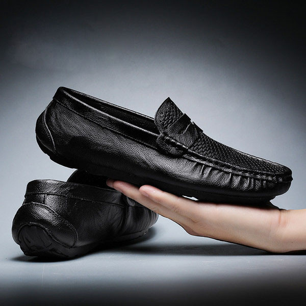 Σύγχρονα μοκασίνια από οικολογικό δέρμα - διαφορετικά μοντέλα