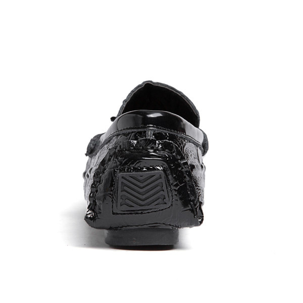 Νέο μοντέλο καλοκαιρινά μοκασίνια με δερμάτινη φούντα για άνδρες