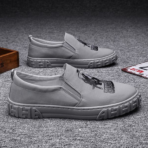 Ανδρικά μοκασίνια υφασμάτινα με εφαρμογή χρώματος