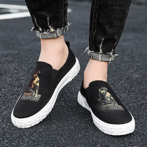 Ανδρικά μοκασίνια υφασμάτινα με εφαρμογή χρώματος