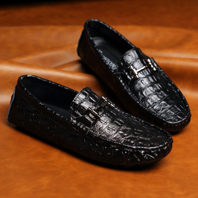 Casual μοκασίνια από ανάγλυφο δέρμα με μεταλλικό στοιχείο