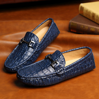 Casual μοκασίνια από ανάγλυφο δέρμα με μεταλλικό στοιχείο