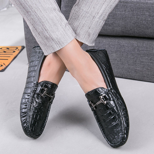 Casual μοκασίνια από ανάγλυφο δέρμα με μεταλλικό στοιχείο