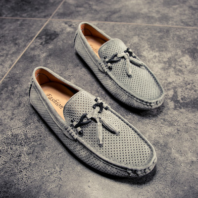 Μοντέρνα μοκασίνια από διάτρητο οικολογικό δέρμα με φούντα