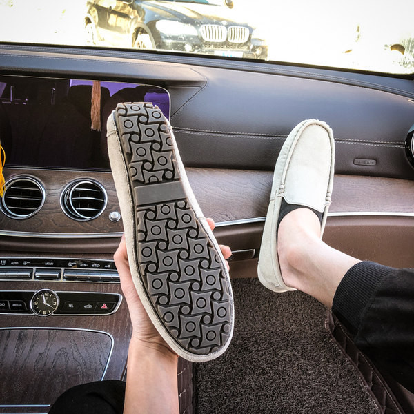 Ανδρικά μοντέρνα μοκασίνια απλό μοντέλο με επίπεδη σόλα