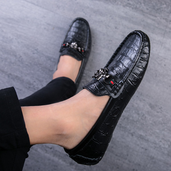 Νέο μοντέλο ανδρικά μοκασίνια  από έκο δέρμα με μεταλλικό στοιχείο