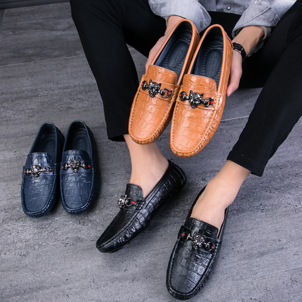 Νέο μοντέλο ανδρικά μοκασίνια  από έκο δέρμα με μεταλλικό στοιχείο